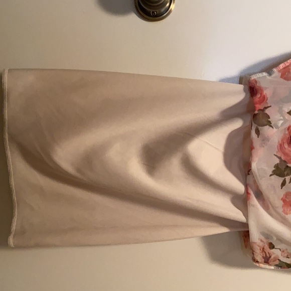 cute soft floral dress - Picture 4 of 5